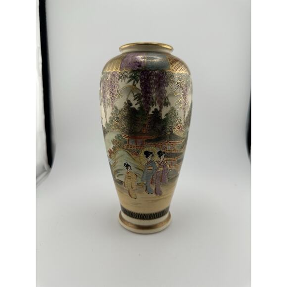 Antique Japanese Satsuma Mejii Period(late 1800-1912) Pair of 7.5" Vases Signed - Picture 2 of 13